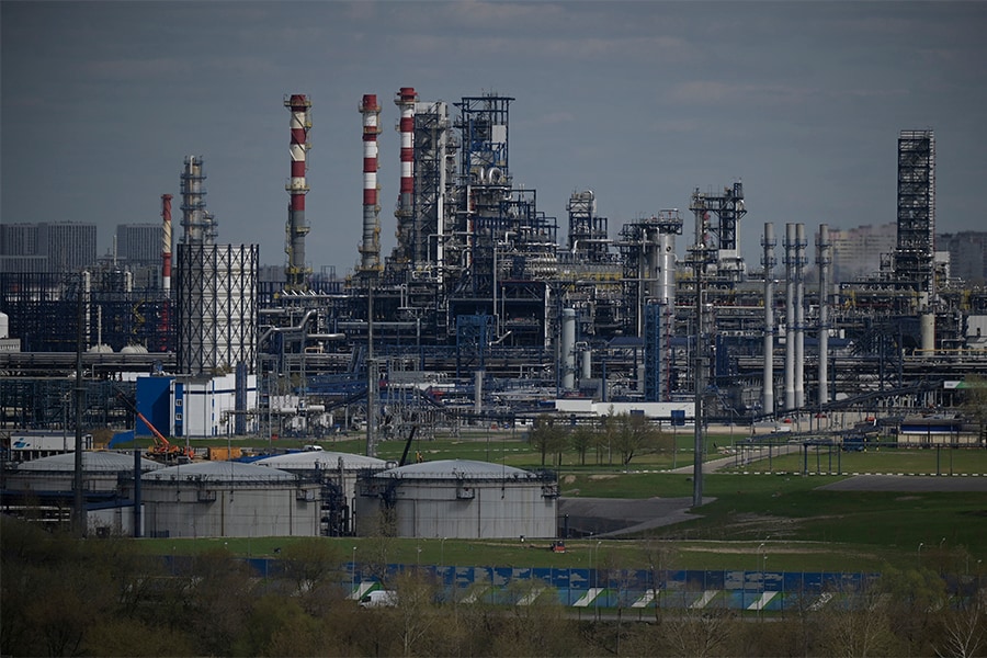 A view shows the Russian oil producer Gazprom Neft's Moscow oil refinery on the south-eastern outskirts of Moscow on April 28, 2022. (Image: Natalia KOLESNIKOVA / AFP)