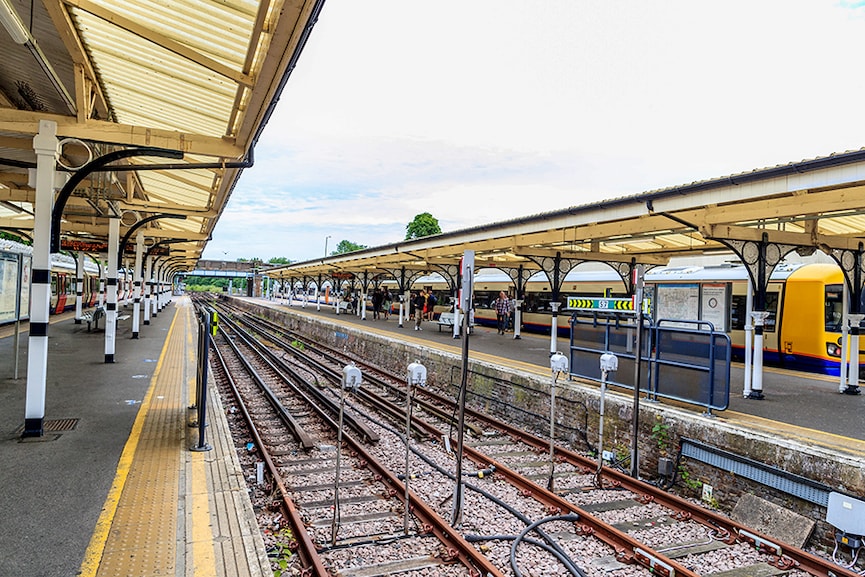 Britain set for biggest rail strike in decades