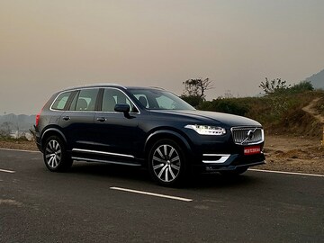 Volvo XC90: On the move