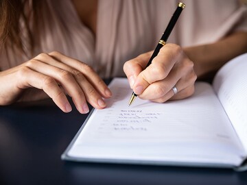 Láadan' and 'Nüshu': These languages were invented by and for women