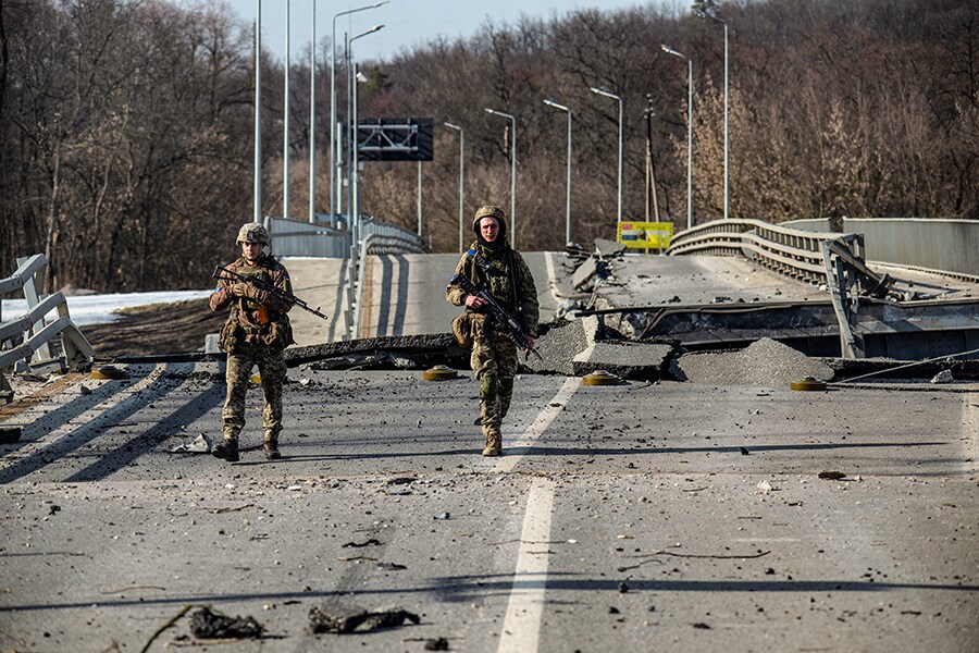 Ukrainians told to shelter after leak at ammonia plant