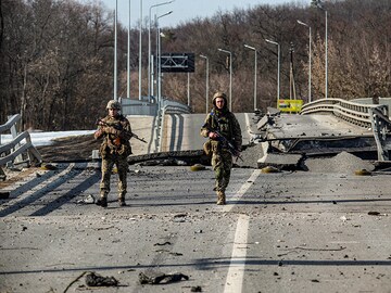 Ukrainians told to shelter after leak at ammonia plant