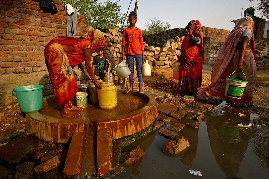 Heat adds to despair of Indian women after decades of daily treks for water