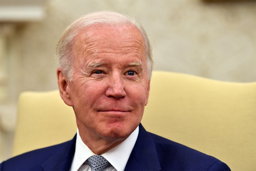 White House hits back after Bezos knocks Biden on economy