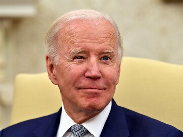 White House hits back after Bezos knocks Biden on economy