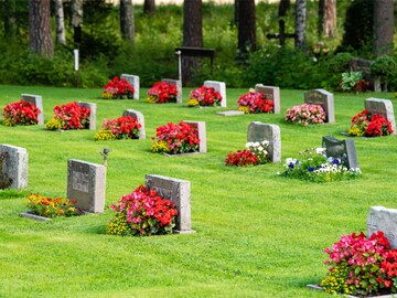 QR codes on graves tell the life stories of the deceased