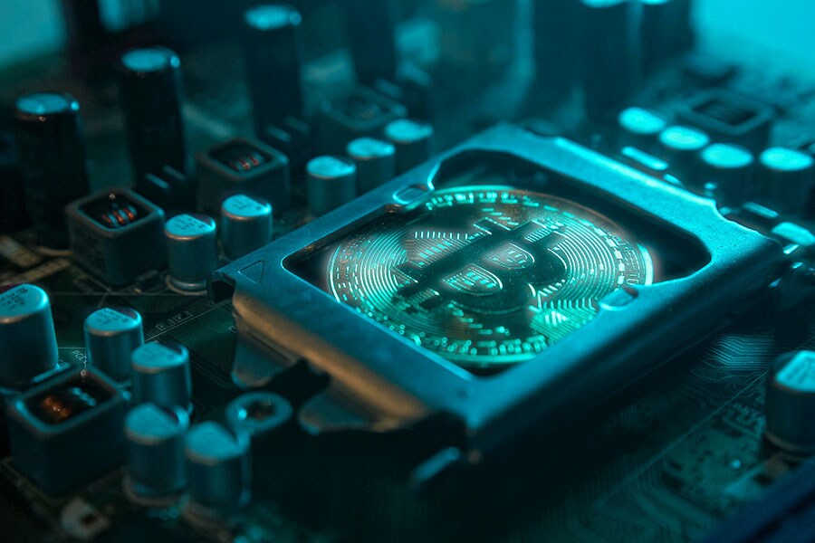 Bitcoin hash rate falling, mining revenue at a two-year low