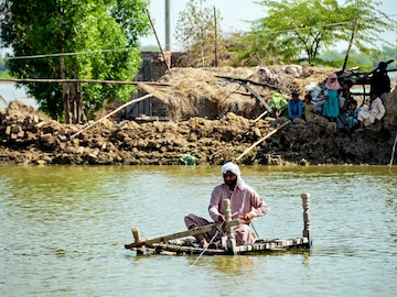 Pakistan's devastating floods renew reparation calls from climate activists