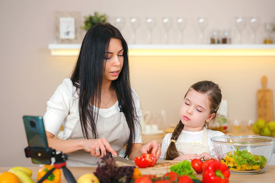Fashion and accessories, beauty, lifestyle, fitness, home decor, entertainment, and food and beverages are the most popular content niches discussed by mom influencers. Image: Shutterstock