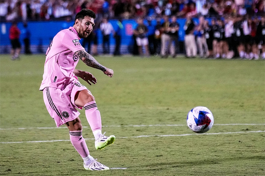 Photo of the day: Penalty Kick