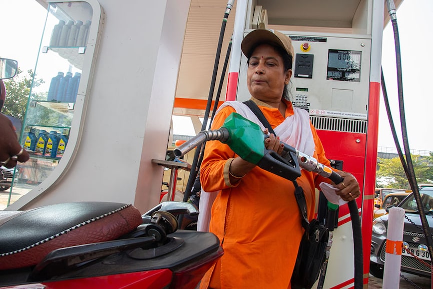 Morning Buzz: OMC stocks fall on fears of fuel price cut, IIT pay packages hold steady and more