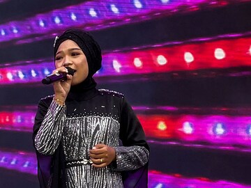 Hijabi 'indie mothers' embraced by young Indonesian music fans