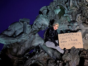 Photo of the day: France strikes