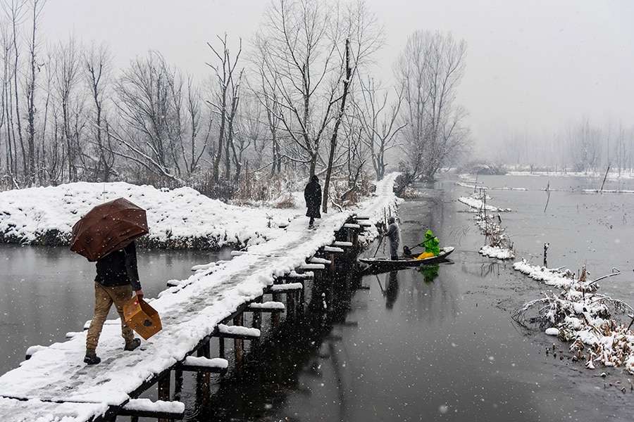 Photo of the day: Frozen valley