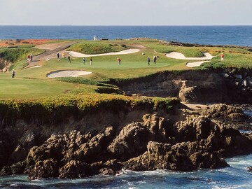 Top 5 golfing destinations in the world for luxurious tee-off