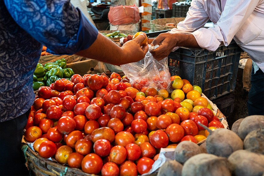 Seven percent Indians stop buying tomatoes due to skyrocketing prices: Report