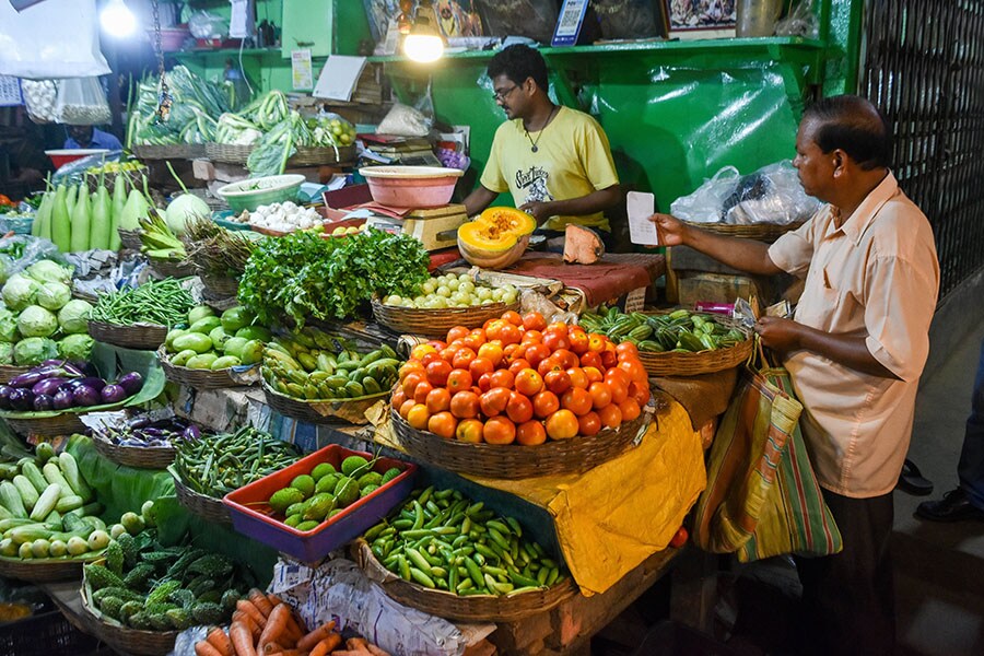 How tomato price spikes impact India's food inflation