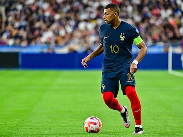 Al-Hilal makes record $300 million bid for PSG's Kylian Mbappé