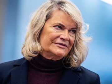 Senator Takes Strong Action to Revamp Crypto Regulations Amidst SEC Lawsuits