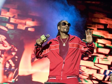 Snoop Dogg Releases NFT Collection to Give Fans Exciting BTS Content