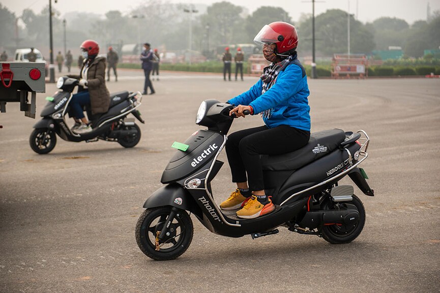 Share of e-two wheelers in overall two-wheeler sales has grown from less than 1 percent in 2021 to almost 4 percent as of October 2022.
Image: Shutterstock