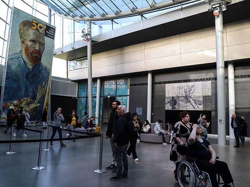 Van Gogh's frenzied final days highlight of a new show