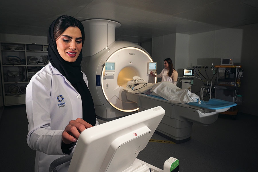 Burjeel uses advanced technologies like the 1.5T intraoperative iMRI, 3 Tesla MRI, and 3DimensionsTM Mammography System