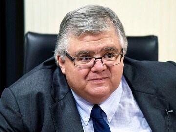 BIS general manager Agustín Carstens asks central banks to lead CBDC innovation