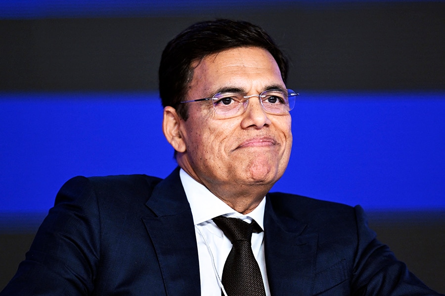 Morning Buzz: Sajjan Jindal and SAIC plan to take over MG Motor's operations in India; 80 percent of IT firms call employees back to office; and more