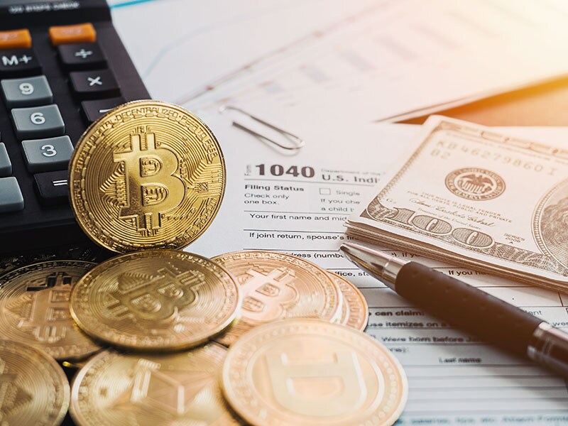 U.S. Senators Urge Treasury & IRS To Enact Crypto Tax Reporting Rules Before 2026