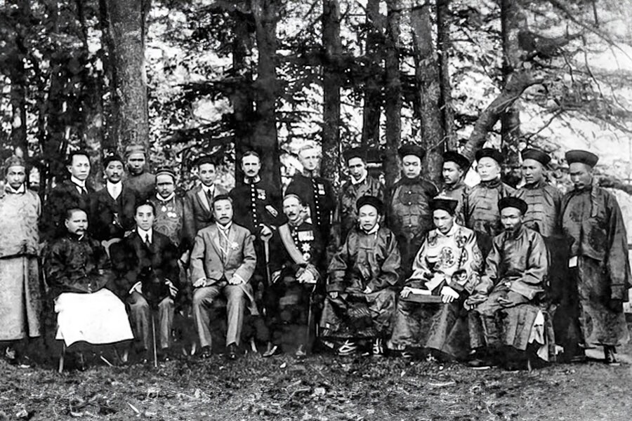 British, Tibetan and Chinese delegates at the Simla_Conference in 1913. Image: Alamy/Dinodia