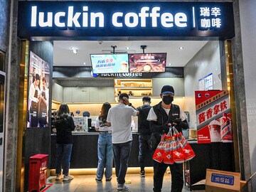 Liquor-laced latte brews up a hit with Chinese coffee lovers