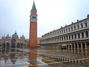 Venice to trial ticketing system from spring 2024 to cut tourist number