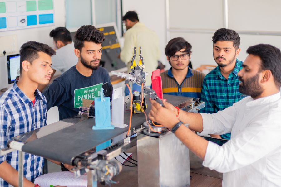 Parul University's biotechnology B.Tech program offers a comprehensive learning journey