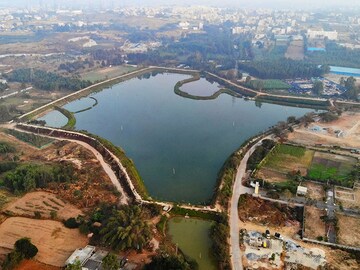 Anand Malligavad: India's 'lake man' cleans up critical water supplies