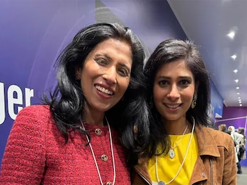 Photo of the day: Catching up at Davos