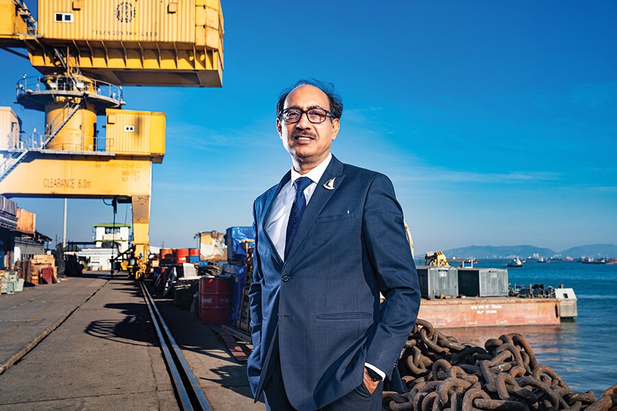 Mazagon Dock Shipbuilders: Smooth sailing advantage for investors