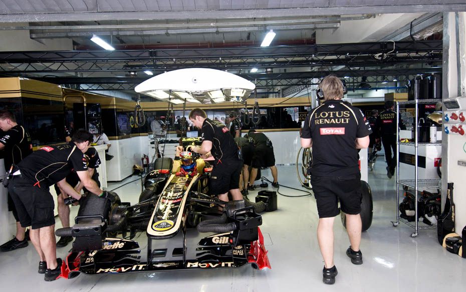 Team Lotus Renault doesn't want to leave anything to chance before the qualifying round on Octob