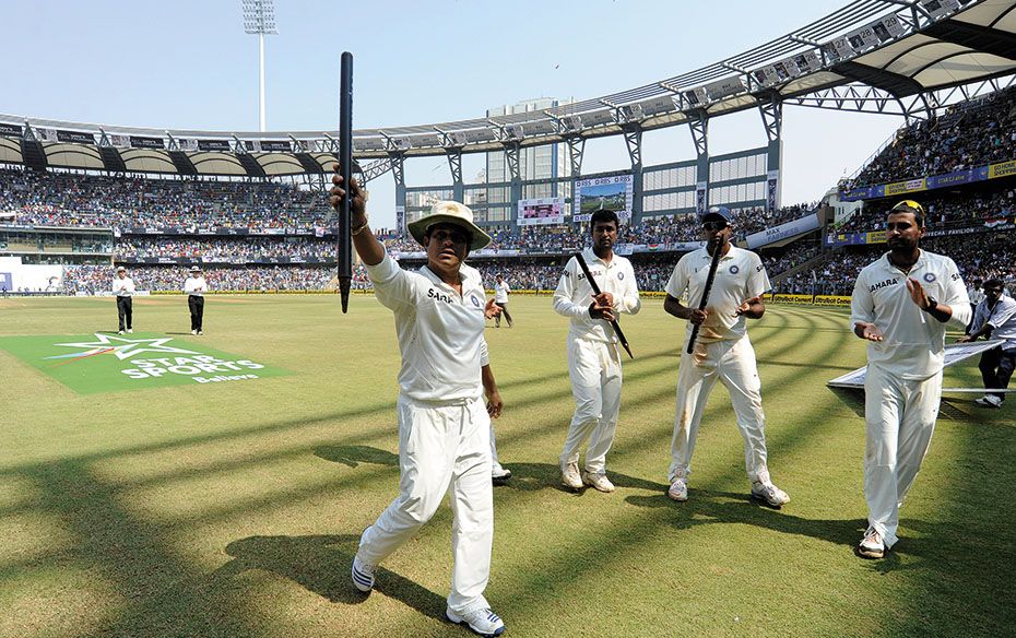 Team India gives Sachin Tendulkar a mobile guard of honour, from the pitch all the way to the pavili