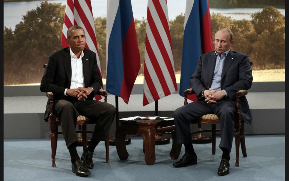 US President Barack Obama (L) in a meeting with Russian President Vladimir Putin during the G8 Summi