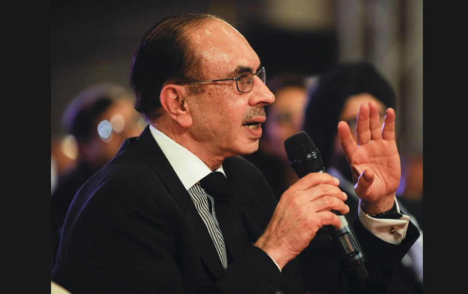 Adi Godrej responds to a question from the debate moderator Adil Zainulbhai                         