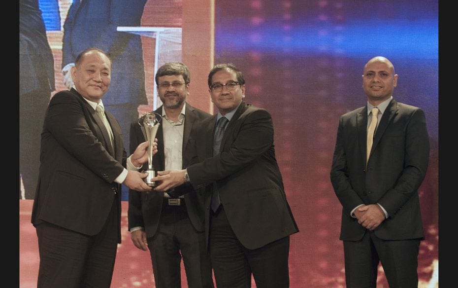 Keita Muramatsu, president and CEO, Honda Motorcycle and Scooter India, accepts the Best CEO-MNC awa