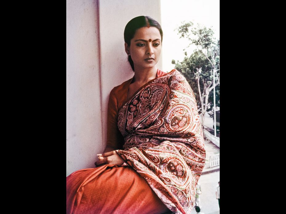 Rekha, shot on the sets of a Govind Nihalani film in 1982                        