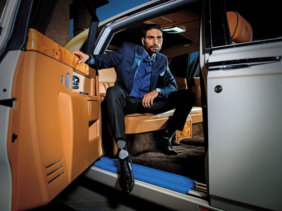 The Jet setter: For the man on the move.In focus: Sheen and high gloss.Royal blue jacket by PN Rao. 