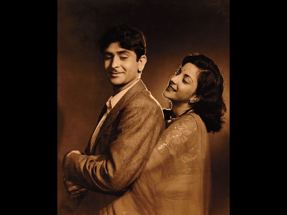 Raj Kapoor and NargisA publicity still for Chori Chori (1956), one of the last films the popular pai