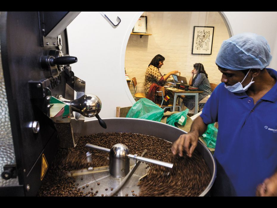 Blue Tokai CaféSaidulajab, SaketDelhiIt’s a pleasure to watch the beans being roasted w