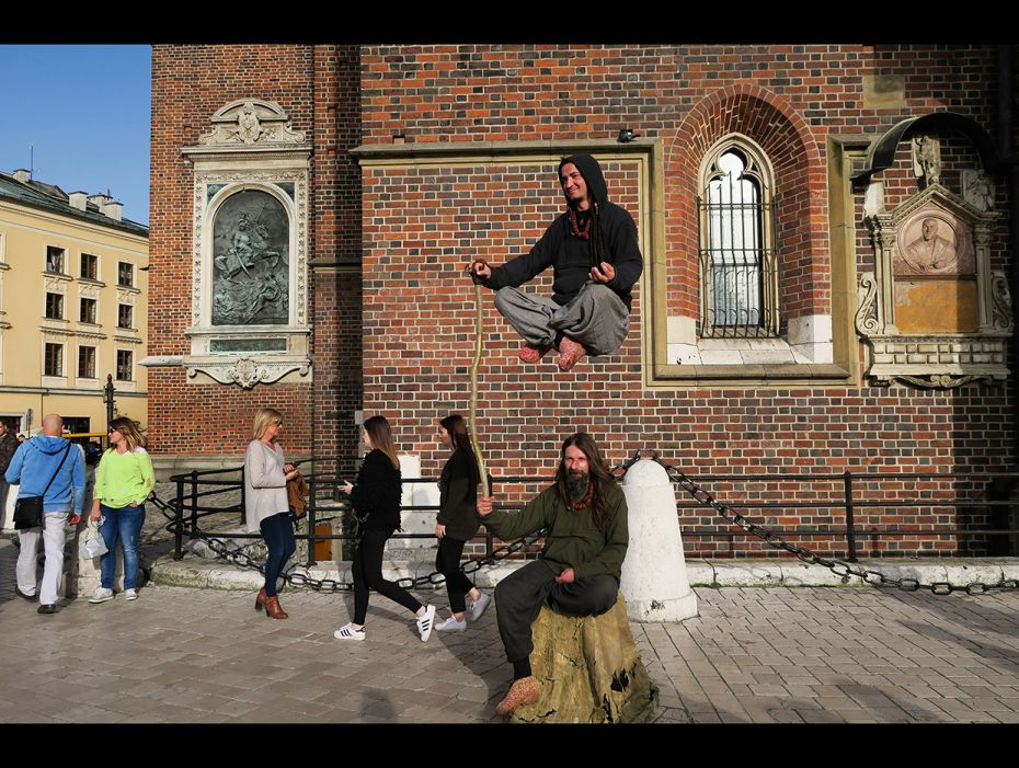 If the sight of a levitating yogi in the Krakow Central Square isn't causing any tourist to stop