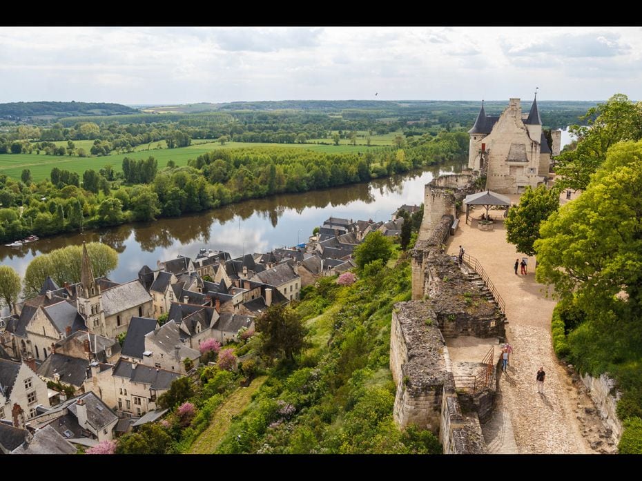 FRANCE. Château to Château in the Loire ValleyTraversing resplendent vineyards and water