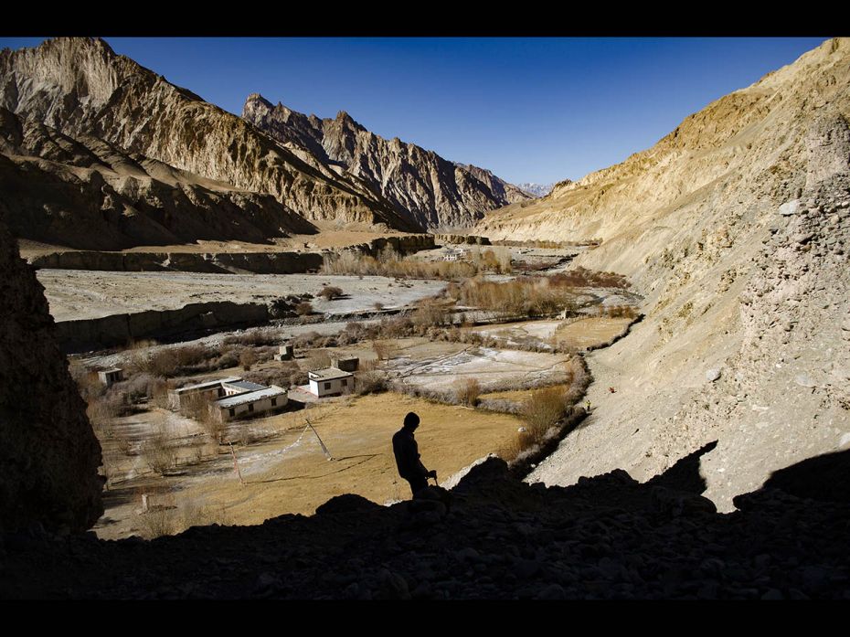 Experience some exciting waist-deep river crossing sections on Markha River to trails going across q