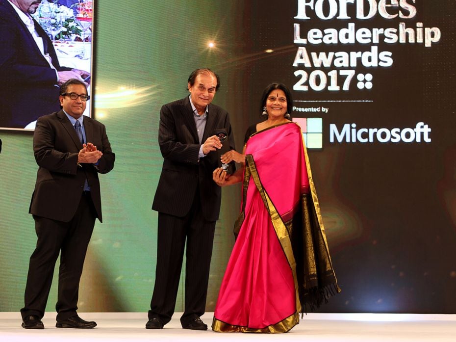 Chetna Sinha, founder, Mann Deshi Mahila Sahakari Bank accepts the award for 'Entrepreneur with 